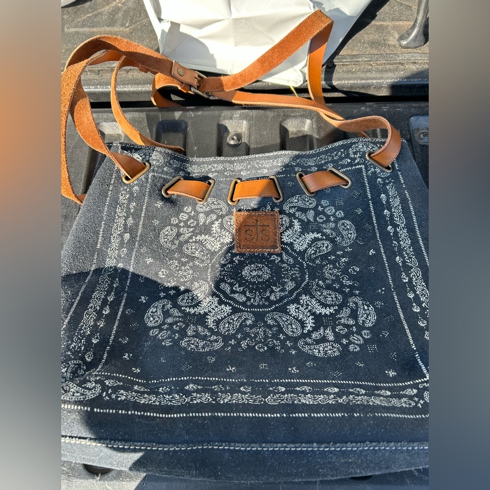 STS Ranchwear Bandana Sierra Purse. Excellent condition.  Priced to go!